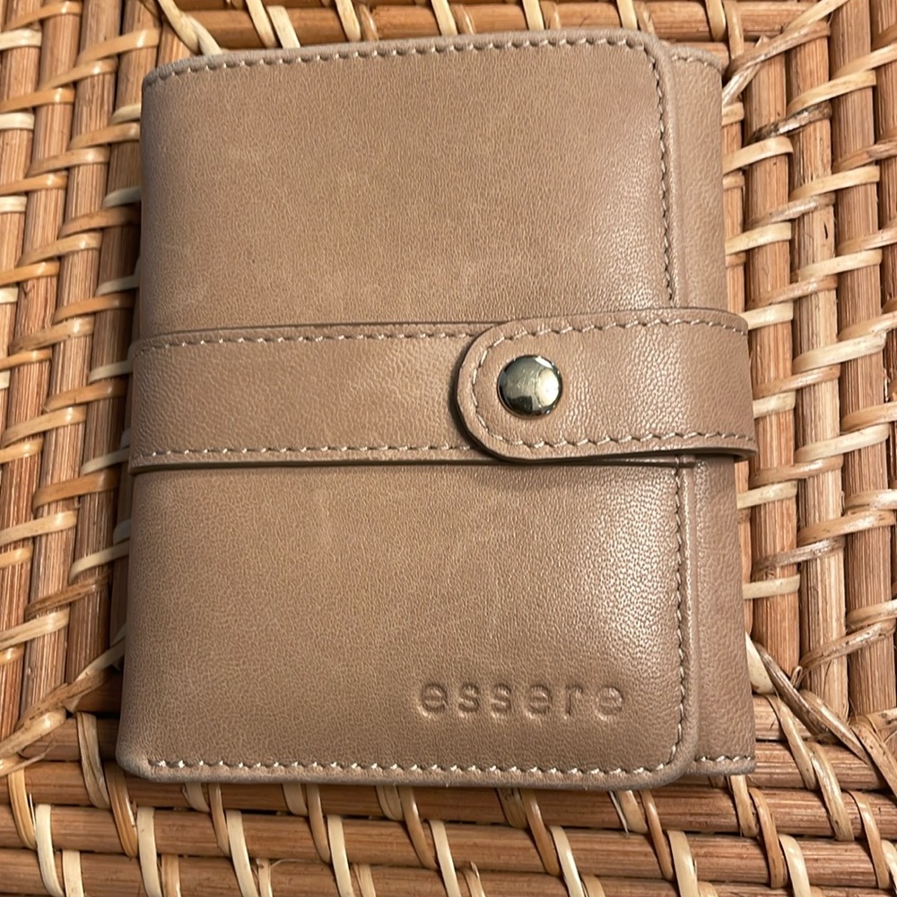 Essere Women's Tri-fold Tan Genuine Leather Wallet. Silk fabric lined. Designer